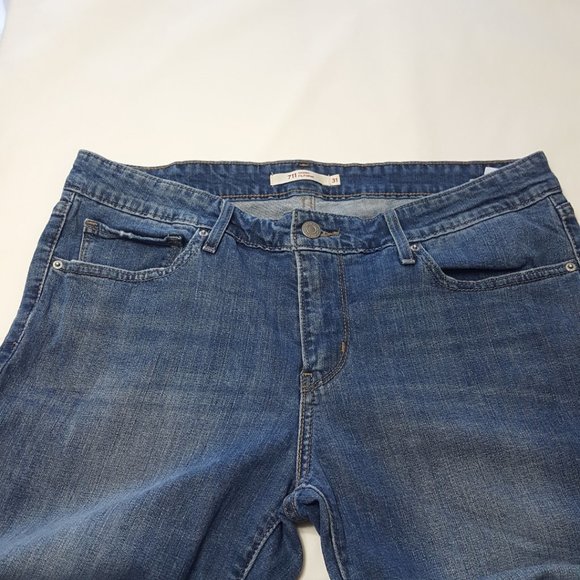 Levi's 711 Medium Wash Mid Rise Skinny Jeans w/ Raw Hem - Picture 3 of 5